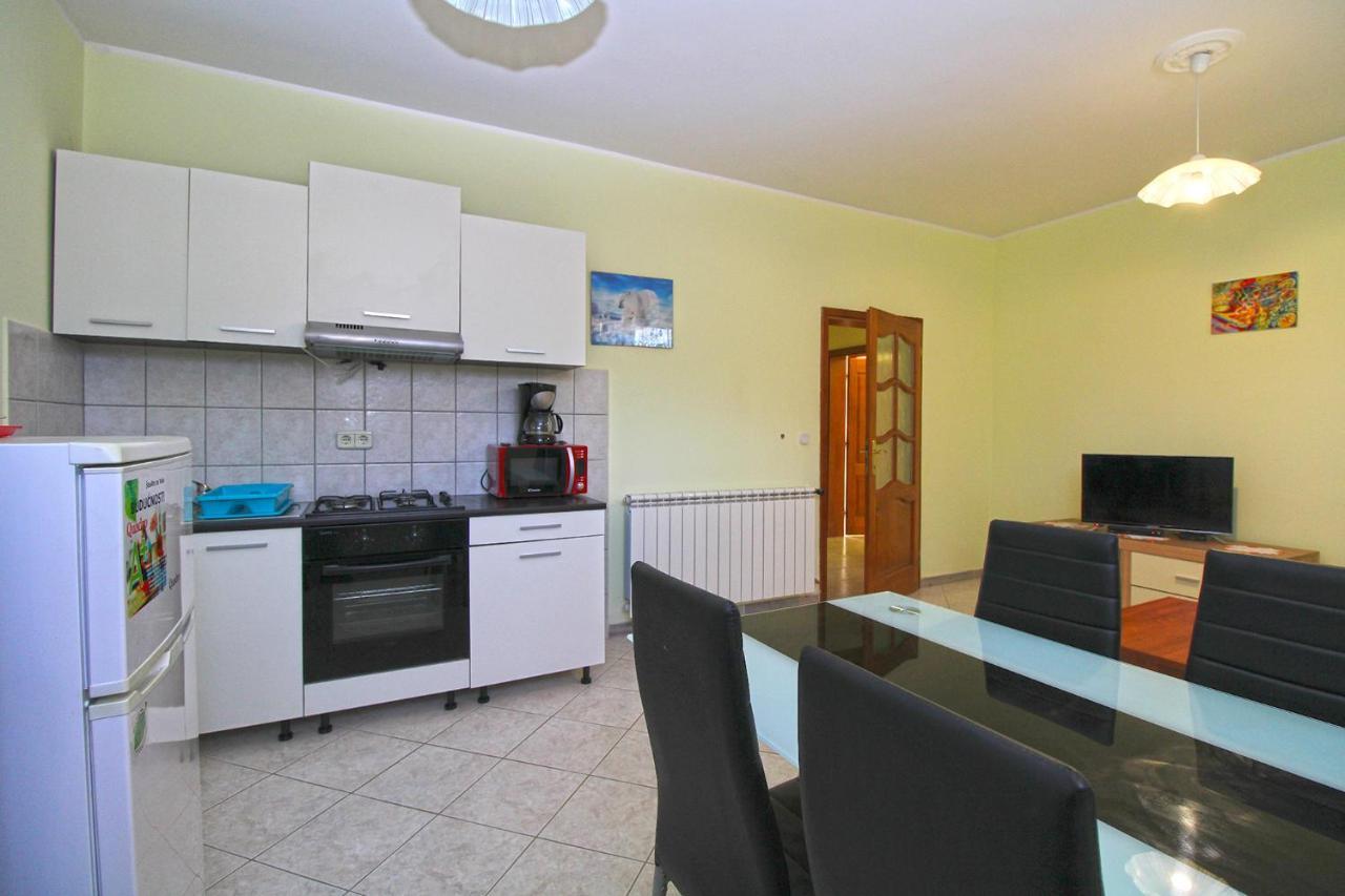 Apartments Veroslava 2159 พูลา ภายนอก รูปภาพ